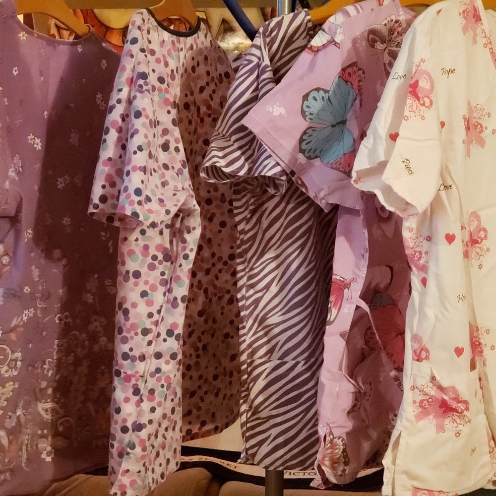 5 Nurses scrubs